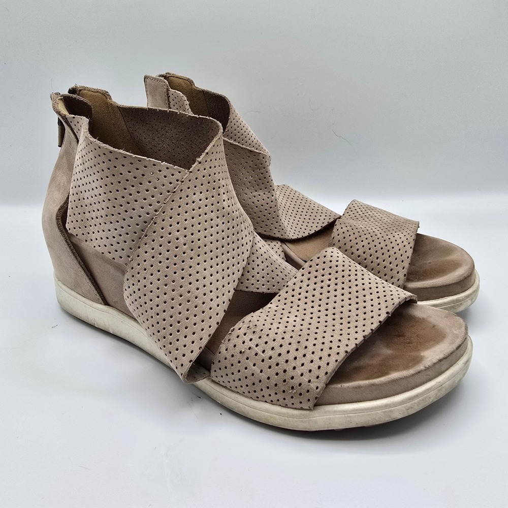 Eileen Fisher Wedge Sandals Perforated Leather‎ Taupe Zip Up Women's Shoes 7